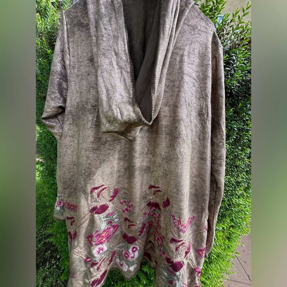 🌹Rare Johnny Was metallic embroidered cardigan